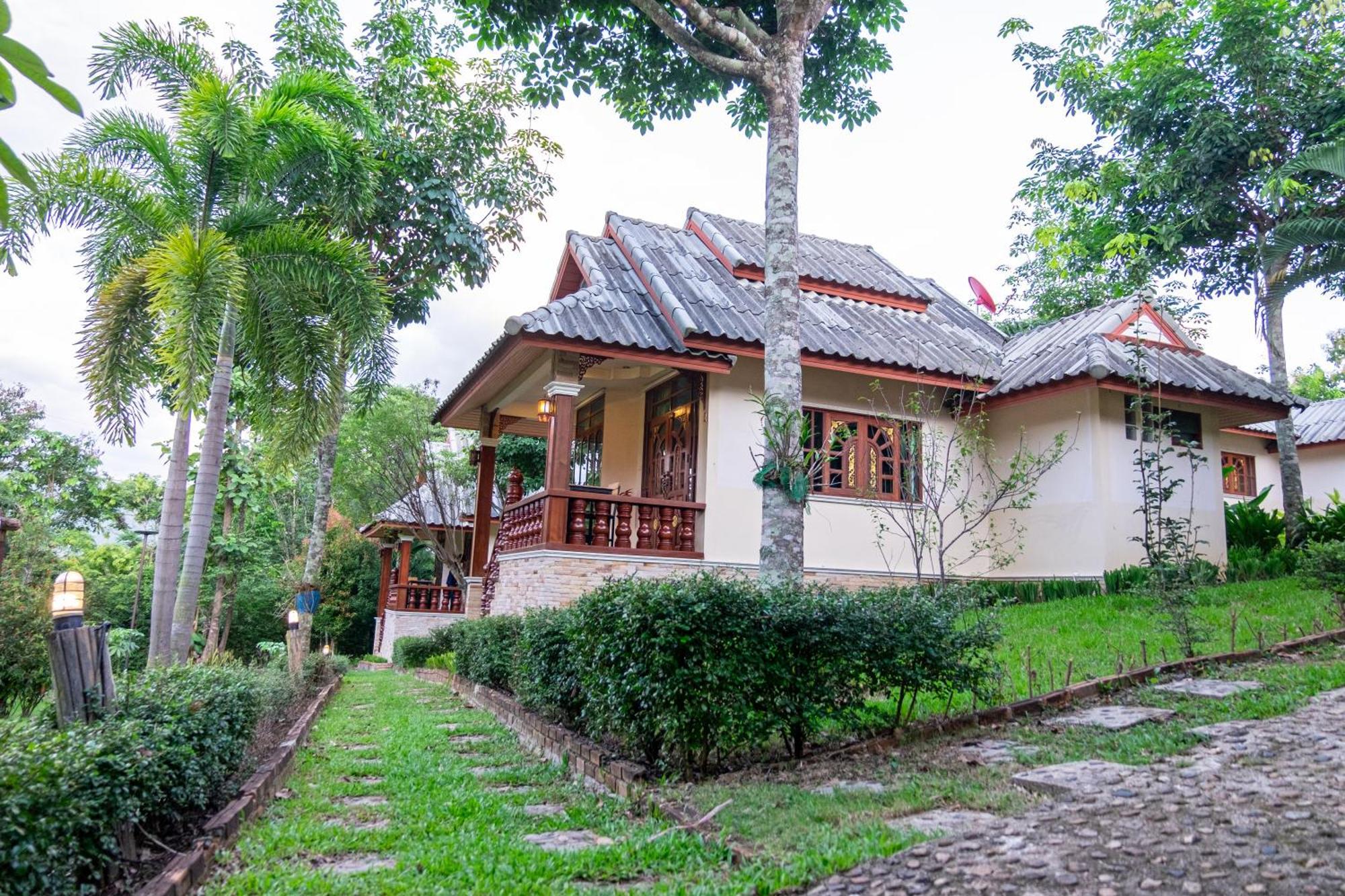 Mont Goei Pai Hotel Exterior photo