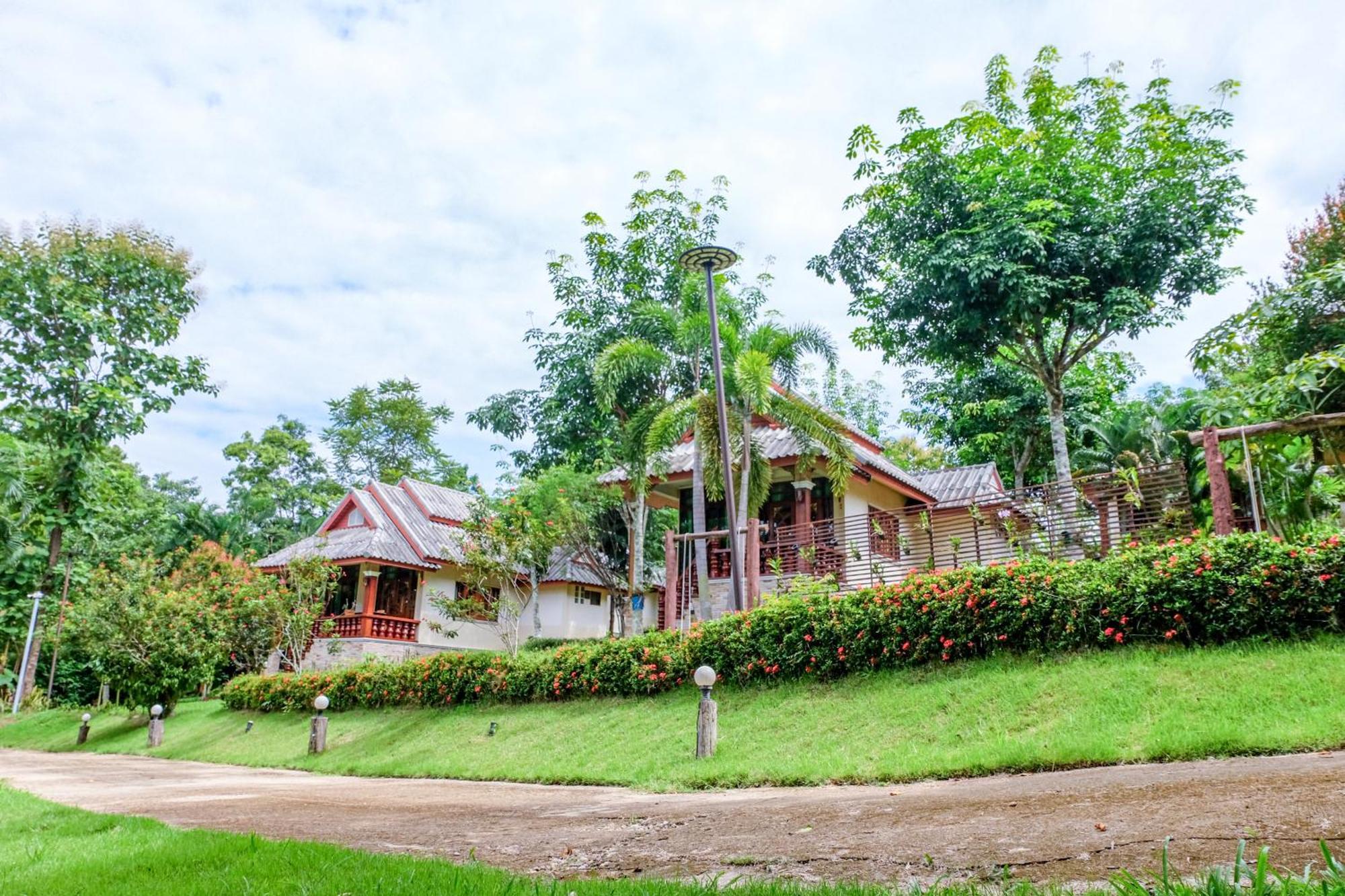 Mont Goei Pai Hotel Exterior photo