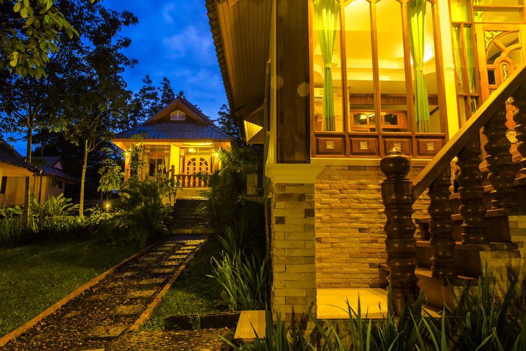 Mont Goei Pai Hotel Exterior photo