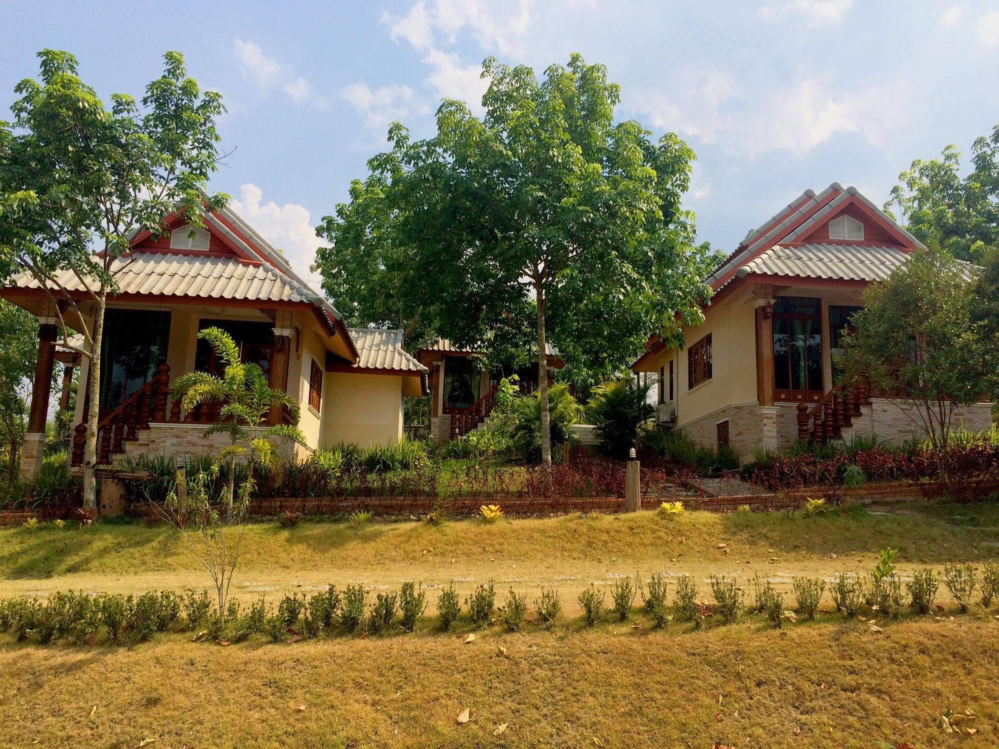 Mont Goei Pai Hotel Exterior photo