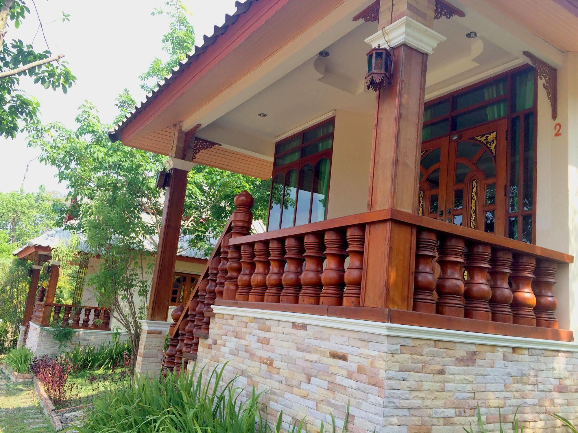 Mont Goei Pai Hotel Exterior photo