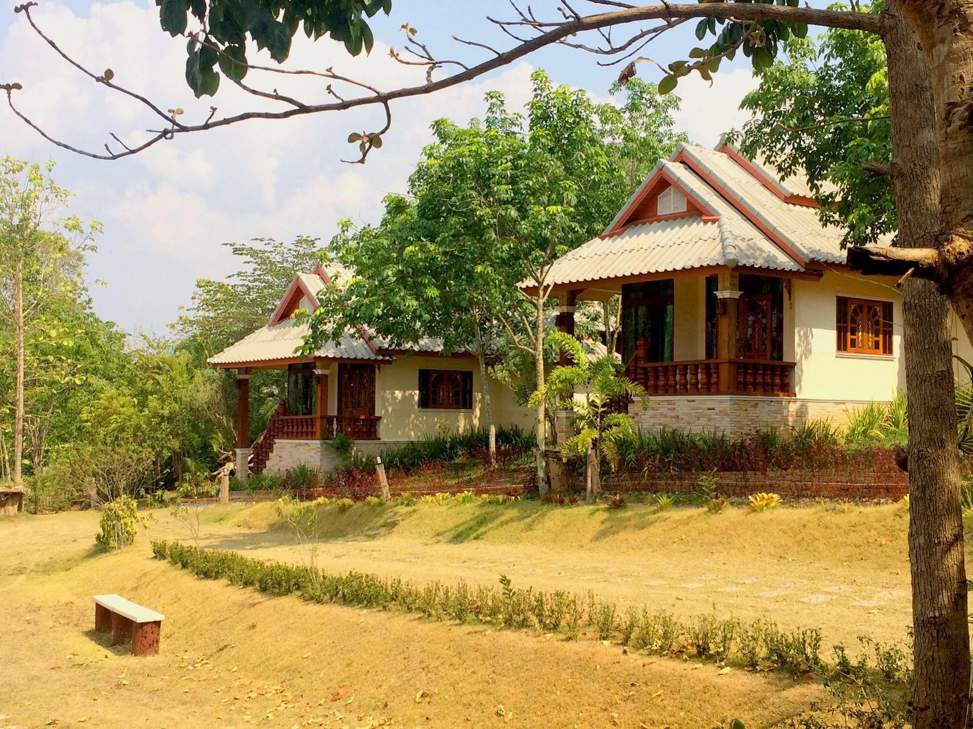 Mont Goei Pai Hotel Exterior photo